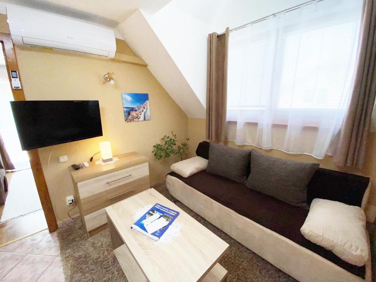 Apartman Siesta Buek - Buekfuerdo Exterior photo