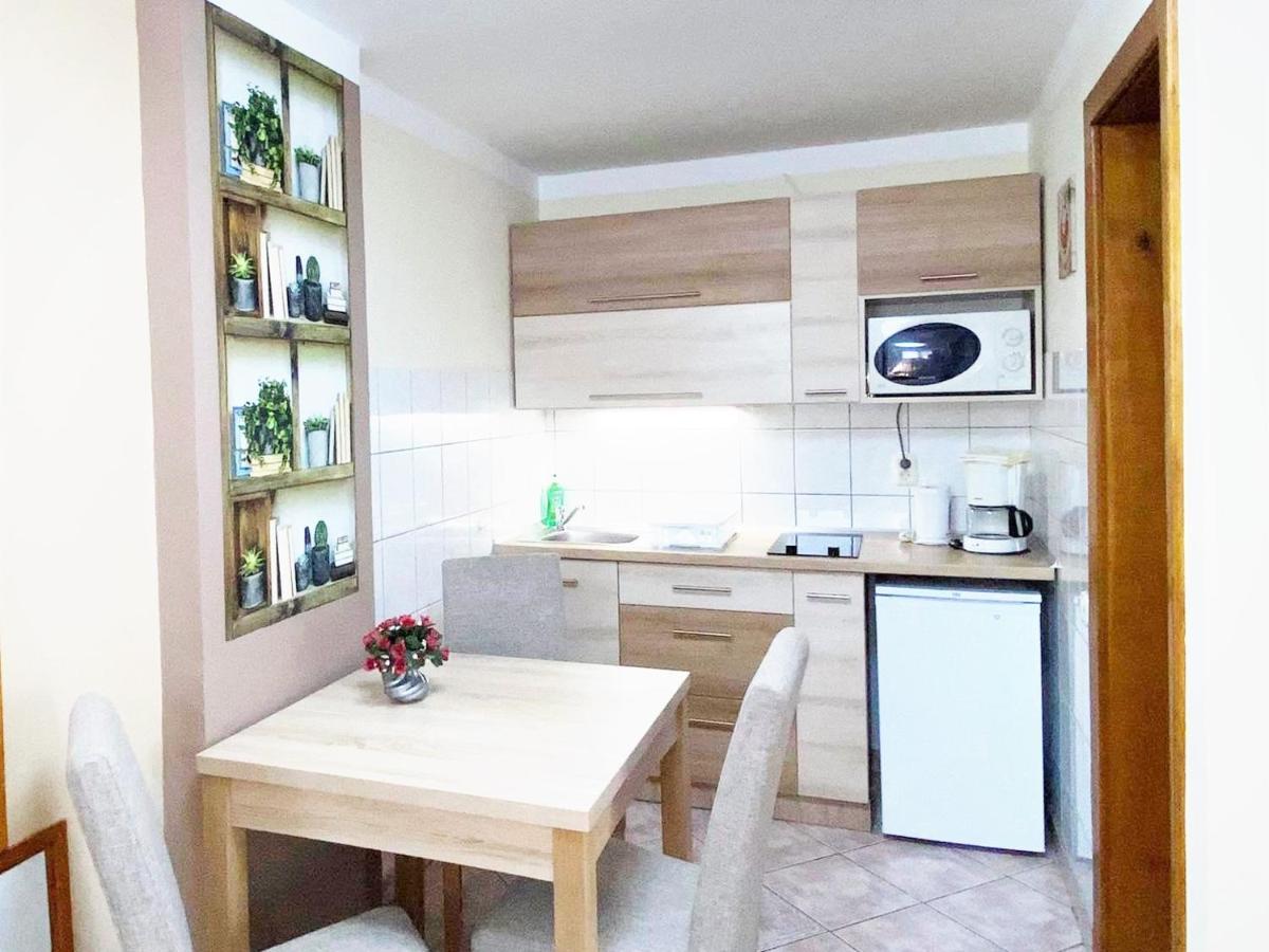 Apartman Siesta Buek - Buekfuerdo Exterior photo
