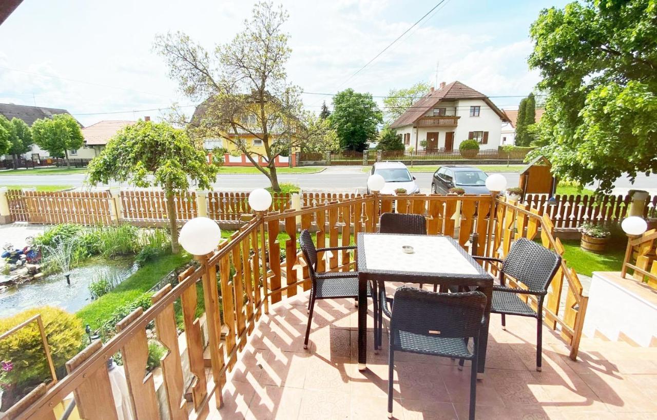 Apartman Siesta Buek - Buekfuerdo Exterior photo