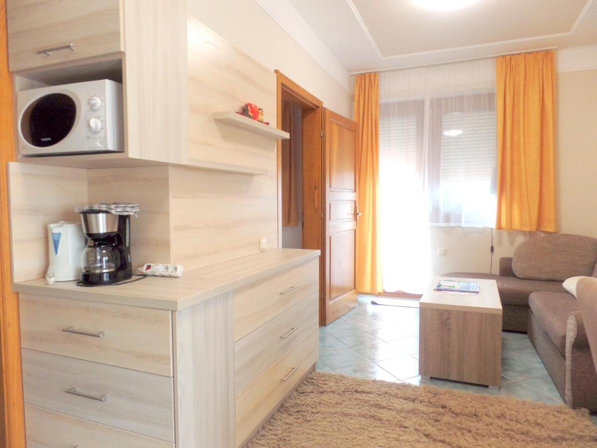 Apartman Siesta Buek - Buekfuerdo Exterior photo