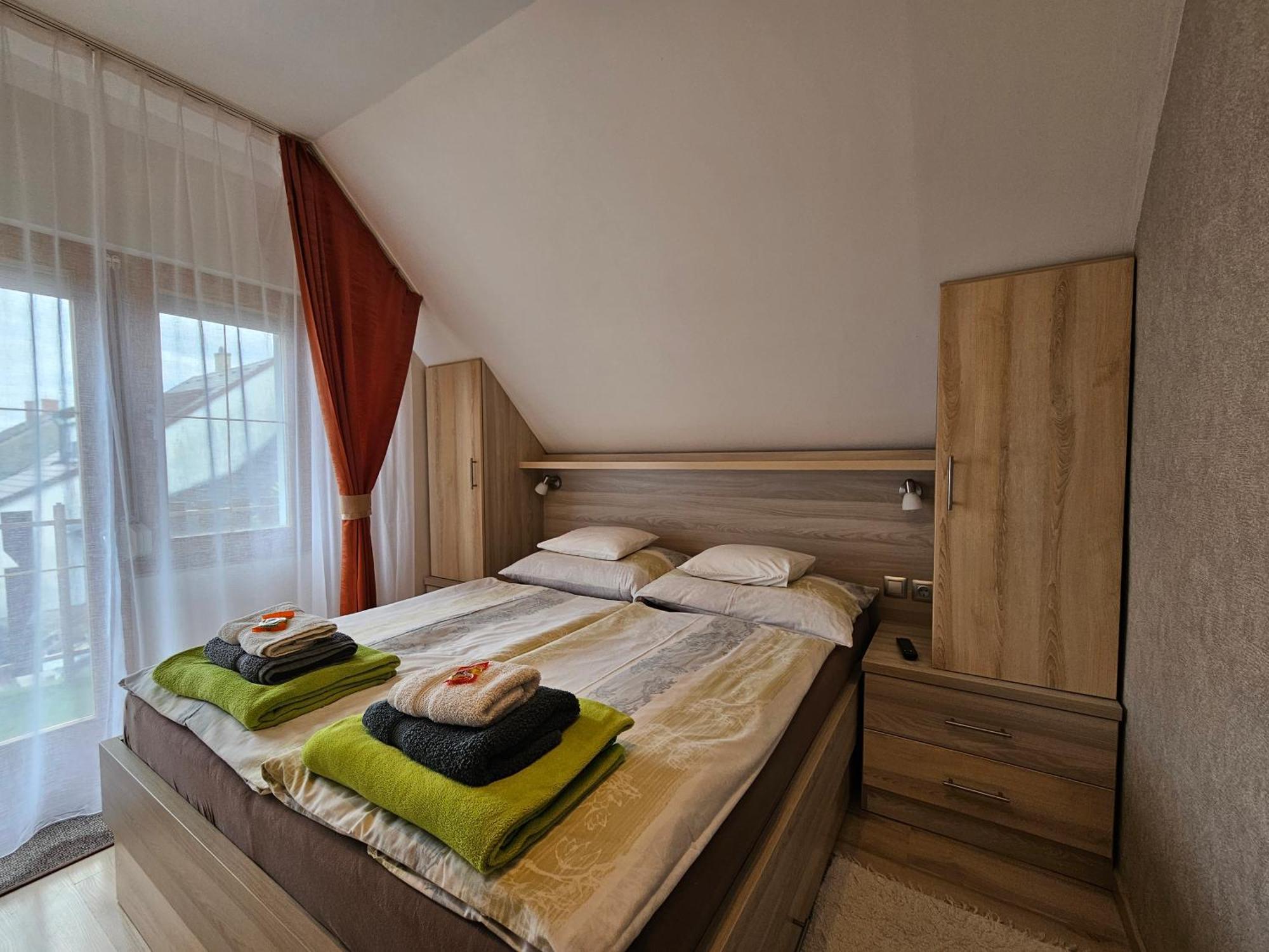 Apartman Siesta Buek - Buekfuerdo Exterior photo