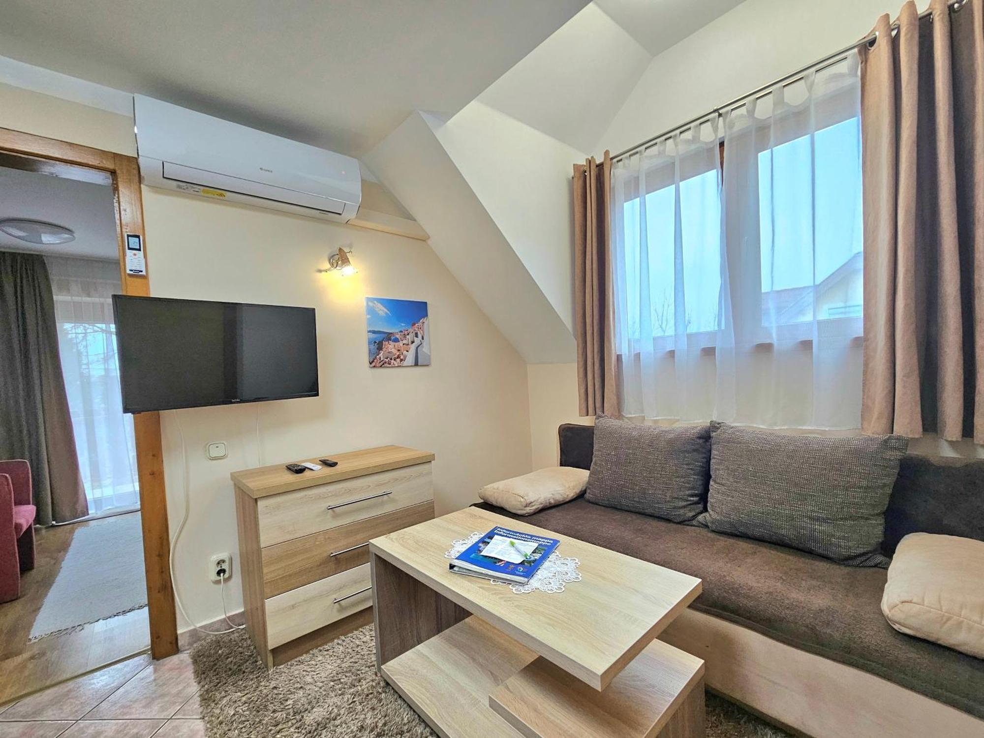 Apartman Siesta Buek - Buekfuerdo Exterior photo