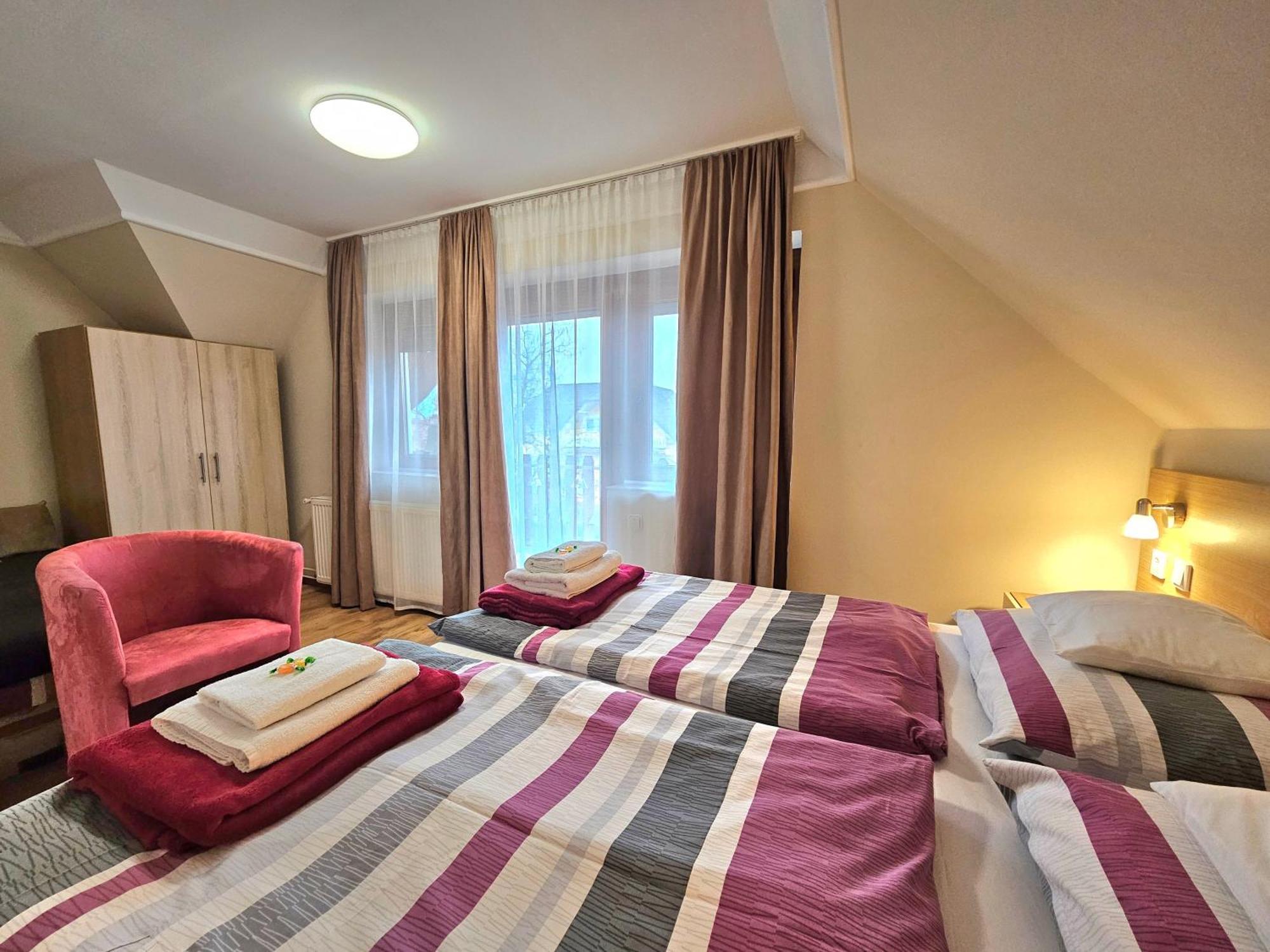 Apartman Siesta Buek - Buekfuerdo Exterior photo